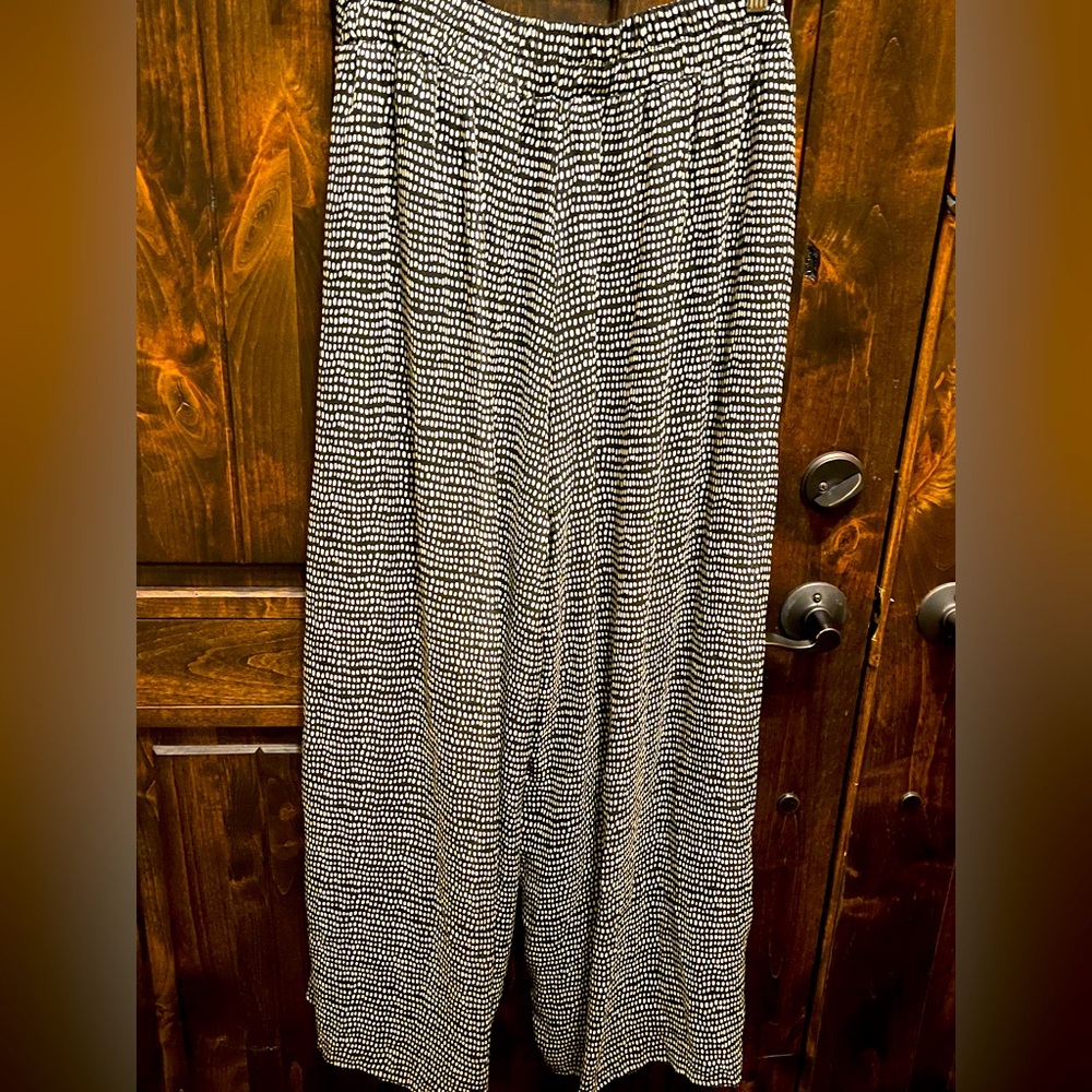 Black & white lined pant